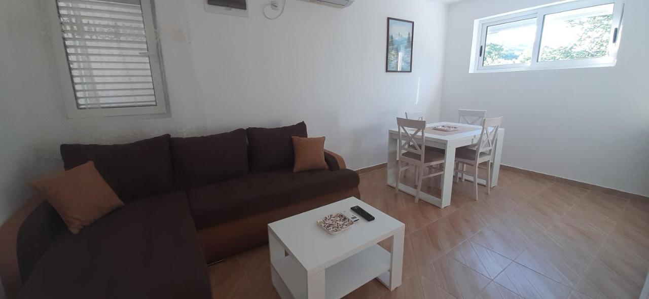 Ban Apartmani Budva Exterior photo